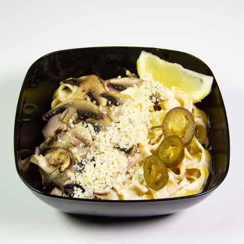 Паста с ветчиной и грибами